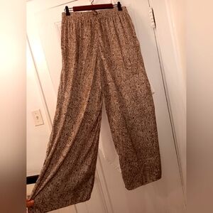 *NWT* Philosophy Silky Pants. Size Medium!